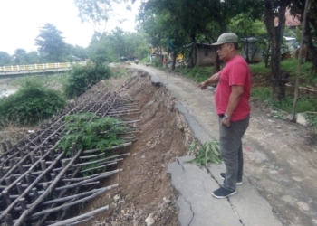Tanggul Sungai Ciwaringin Amblas, Jalan Penghubung Terancam Habis