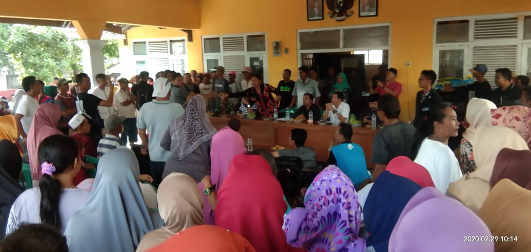 Ratusan Warga Budur Tolak Pembangunan Kandang Ayam