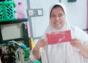 Pengrajin masker asal Cirebon