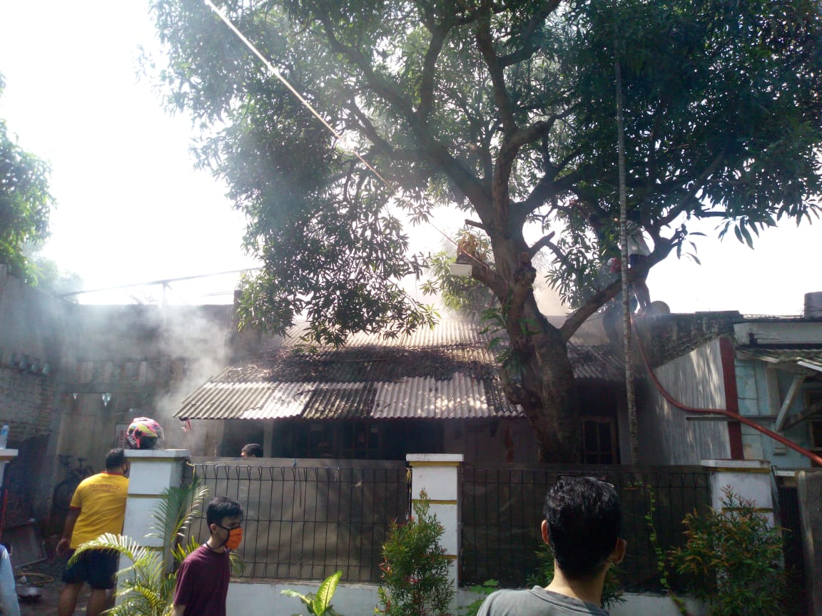 Diduga Akibat Korsleting Listrik, Tempat Usaha Milik Anggota DPR RI Asal Cirebon Terbakar