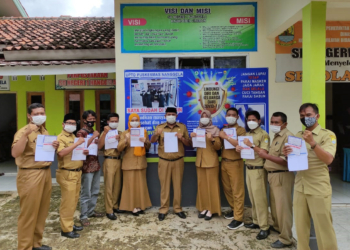 Pelayan Publik di Danawinangun Divaksin