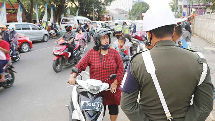 Picu Kemacetan, Parkir Liar Alun-alun Kejaksan Ditertibkan