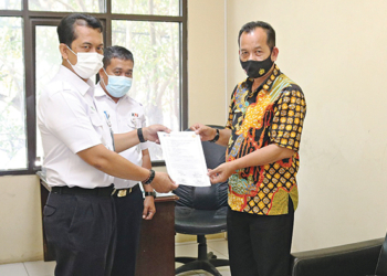 Ada HP, Perhiasan, hingga Dompet, Daop 3 Cirebon Serahkan Temuan 14 Barang Berharga Milik Penumpang ke Polres Ciko