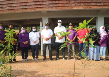 Azis Ajak Warga Ramah Lingkungan