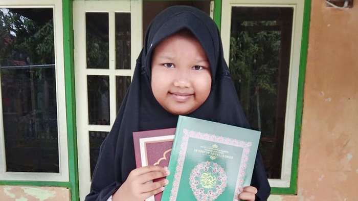 Pemdes Prajawinangun Wetan Bagikan Alquran
