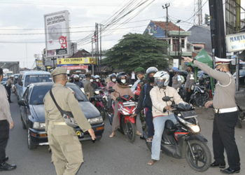 Penyekatan Jalan di Kecamatan Sumber Berlanjut