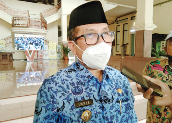 Bupati Cirebon Minta Ditunjukkan Bukti Pemotongan Insentif Nakes