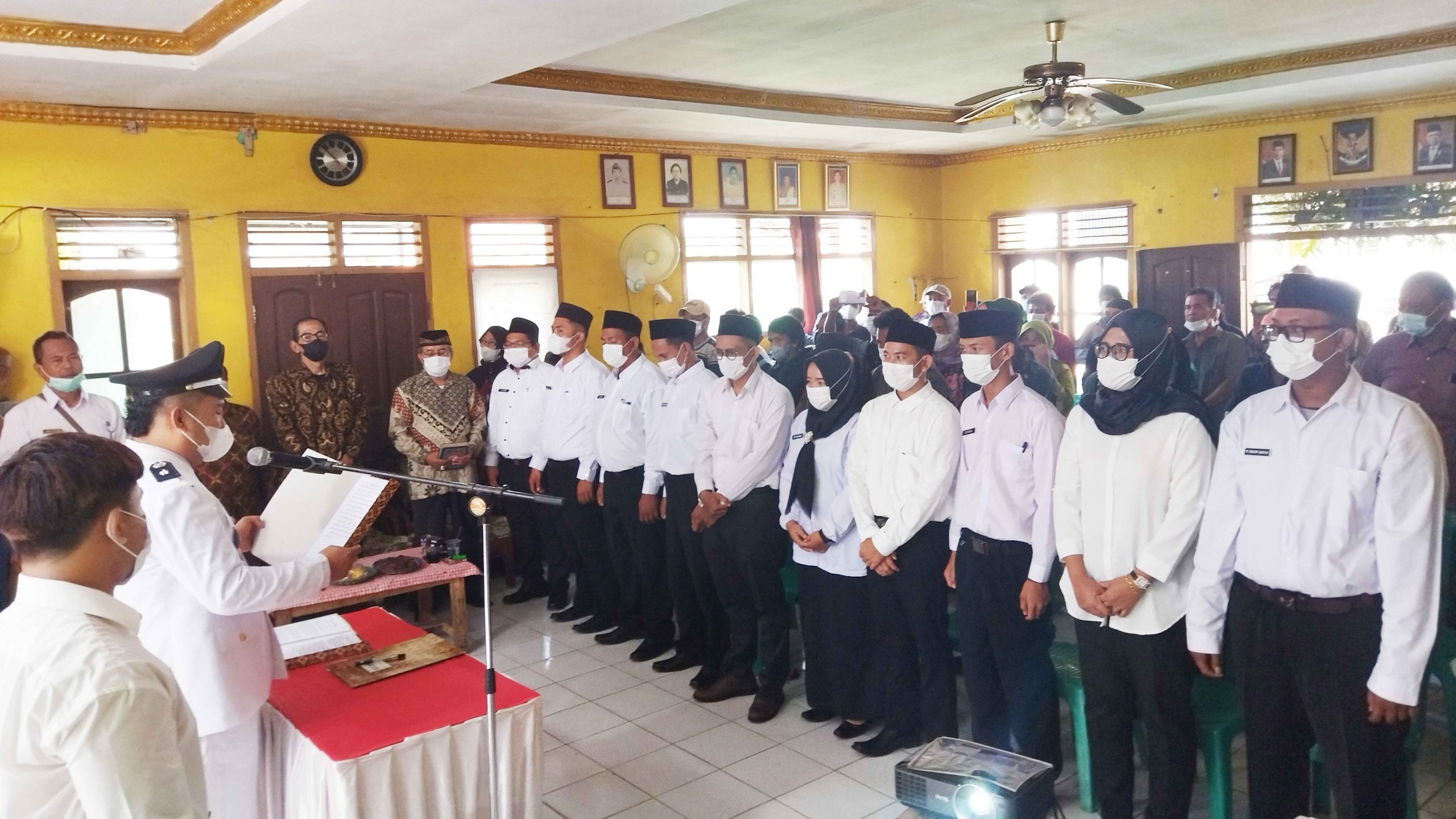 11 Perangkat Desa Curug Wetan Dilantik