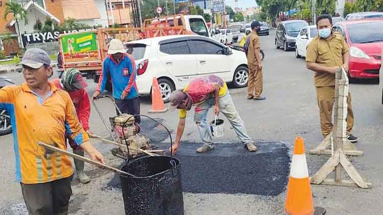 DPUTR Kota Cirebon Kekurangan SDM Perbaiki Jalan Berlubang