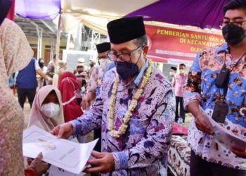 Rangkaian Hari Jadi ke-540 Kabupaten Cirebon, Bupati Santuni Anak Yatim dan Dhuafa Ciwaringin