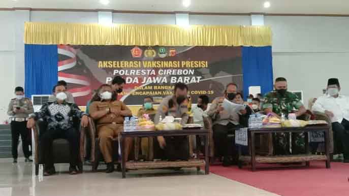 Polresta Cirebon Laksanakan Vaksinasi Presisi di UMC, Kapolda Jawa Barat: Target 150 Ribu Dosis