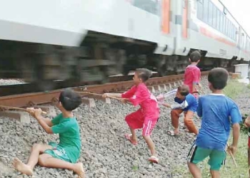 Ngabuburit Mengancam Nyawa di Cirebon