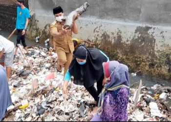 Banjir Gamel Surut, Sampah Menumpuk