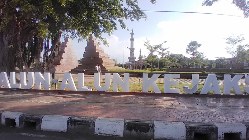 Murid MI Miftahushibyan Juara 1 Lomba Sepeda