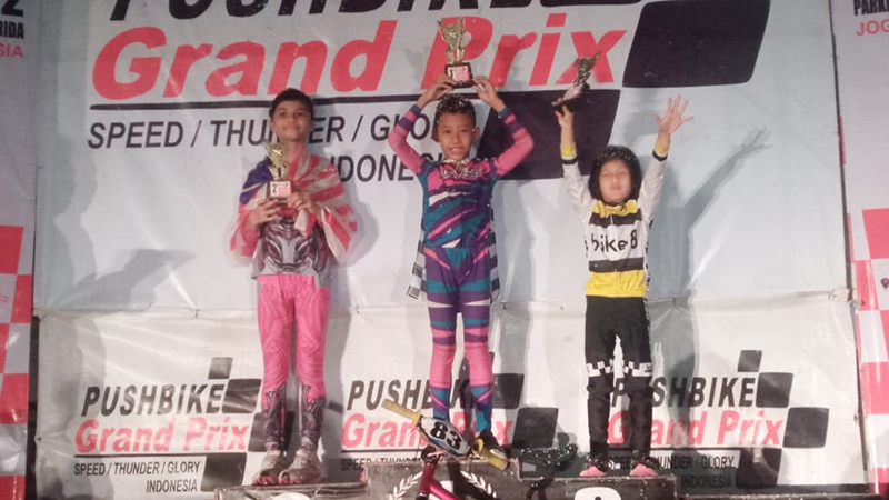 Murid MI Miftahushibyan Juara 1 Lomba Sepeda