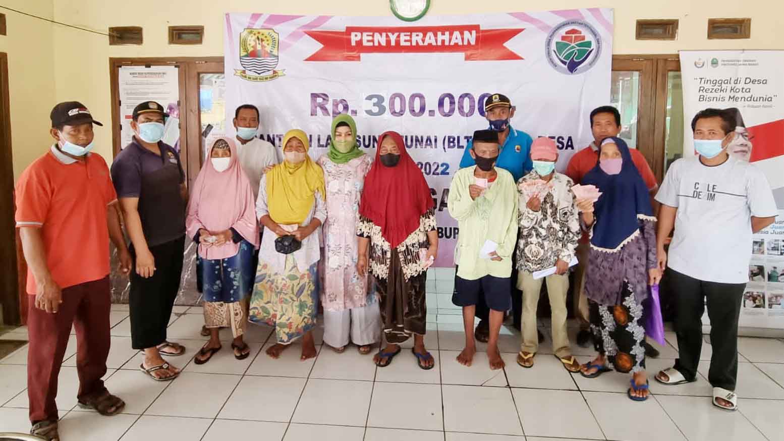 Pemdes Pegagan Lor Bagikan BLT DD