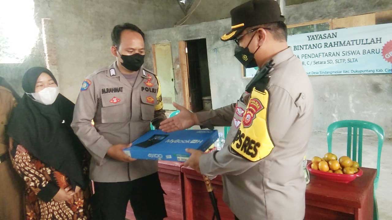 Polisi Inspiratif, Bripka Mamat Dirikan PKBM, Klinik, dan Pelatihan Gratis untuk Masyarakat