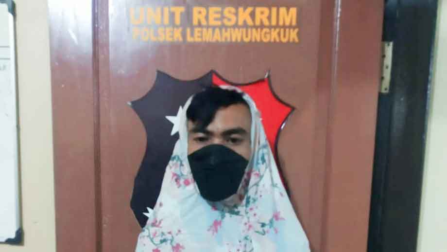 Pencuri di Pusat Perbelanjaan yang Kenakan Mukenah Ditangkap