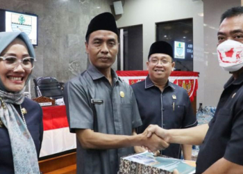 DPRD-Kota-Cirebon-menggelar-rapat-paripurna