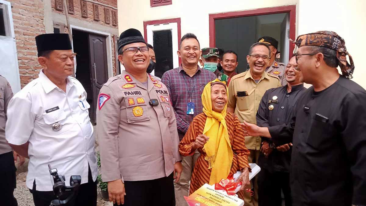 Kapolres-Cirebon-Kota,-simbolis-serahkan-kunci-Rutilahu