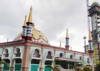 Menara-Masjid-Agung-Sumber-Kabupaten-Cirebon