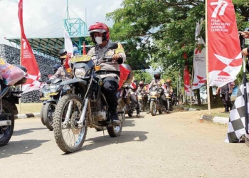 bagi-bagi-sembako-di-kota-cirebon