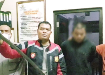 8 Anggota Plumbon Gengster Ditangkap, Polisi Sita Celurit 1,2 Meter