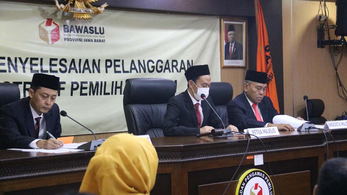 Sidang-Dugaan-Pelanggaran-Administrasi-Video-Call-Anggota-KPU-Majalengka