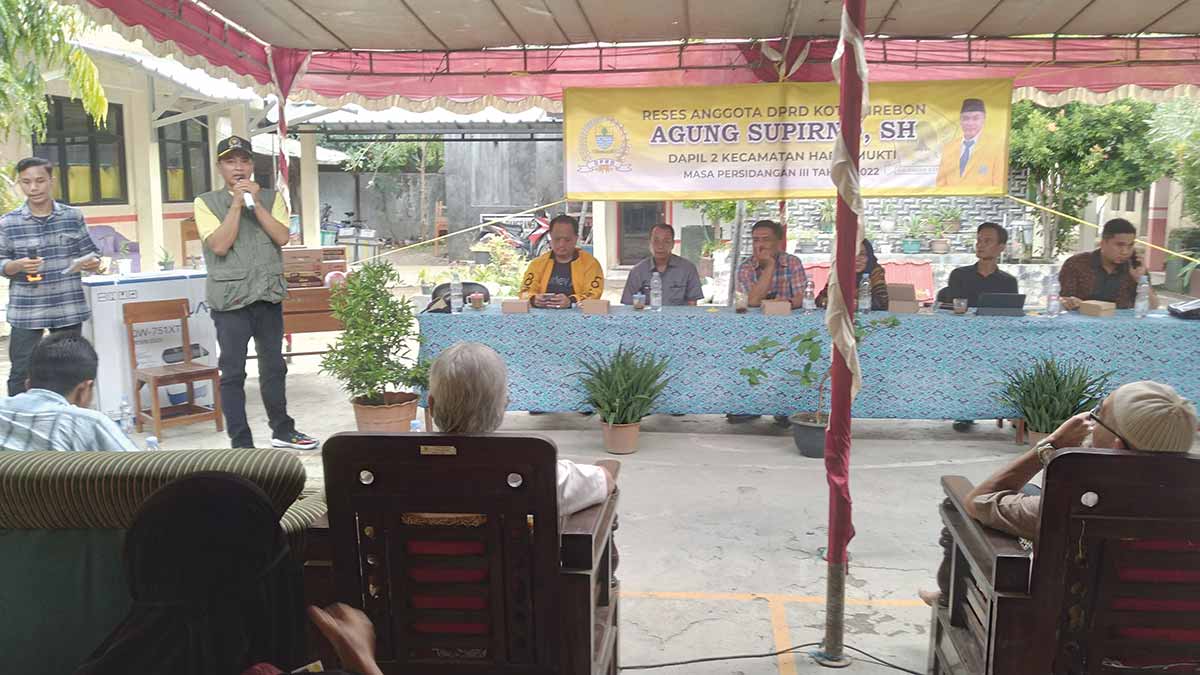 Minta-Dinormalisasi-Banyak-Rumah-Berdiri-di-Atas-Saluran-Air