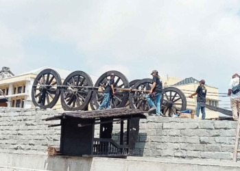 Replika Pedati Gede Cirebon Mulai Dipasang