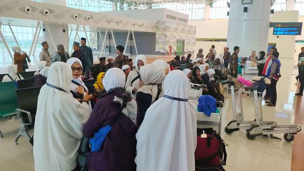 Bandara Kertajati Buka Penerbangan Perdana, 224 Jemaah Umroh di Jabar Diberangkatkan ke Tanah Suci