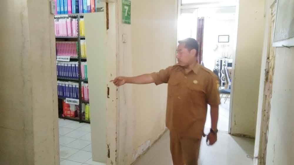 Diduga Mesum saat Lembur, Dua Pegawai Puskesmas Kaliwedi Digerebek Warga