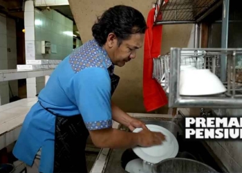 Dimana Kang Gobang Bekerja Sebagai Tukang Cuci Piring Akhirnya Terjawab di Preman Pensiun 7 Episode 30
