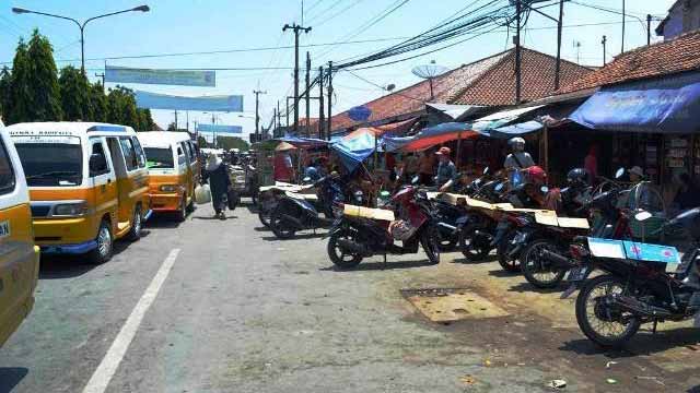 Libur Sekolah, Pendapatan Supir Angkot di Majalengka Turun Drastis hingga 60 Persen