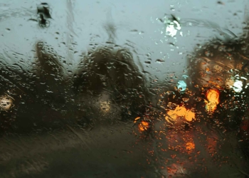 Prakiraan Cuaca BMKG, Yogyakarta Hujan Deras, Surabaya Hujan Petir, Bandung Sedang, Semarang Ringan