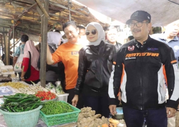 Sunmori, Bupati Cirebon Berbagi dan Pantau Harga