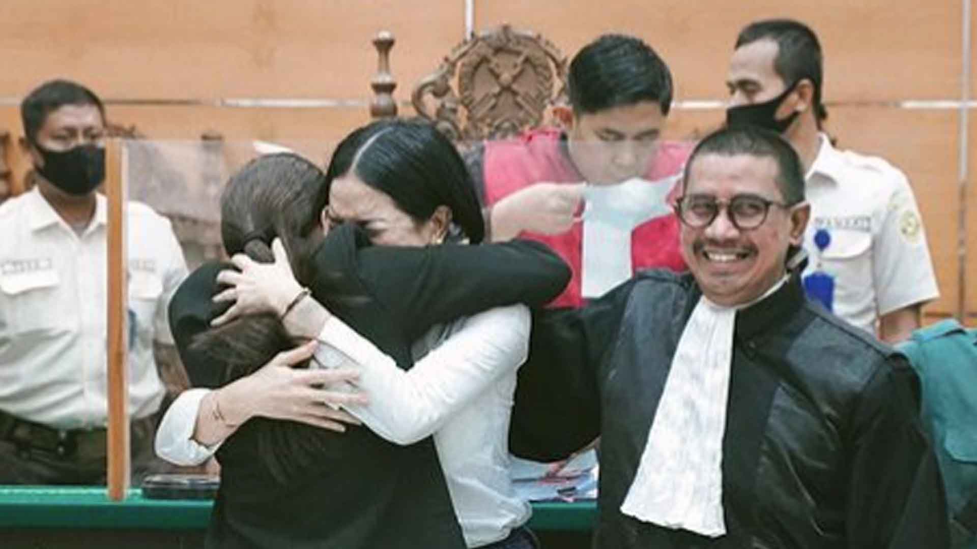 Nikita Mirzani Bebas, Menangis Histeris dan Ingin Segera Pulang