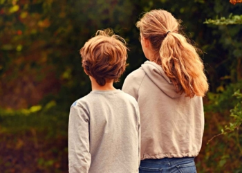 5 Cara Agar Kakak Adik Harmonis