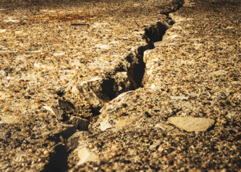 Hoaks, Isu Tsunami Beredar di Warga Jayapura, Banyak Warga Mengungsi