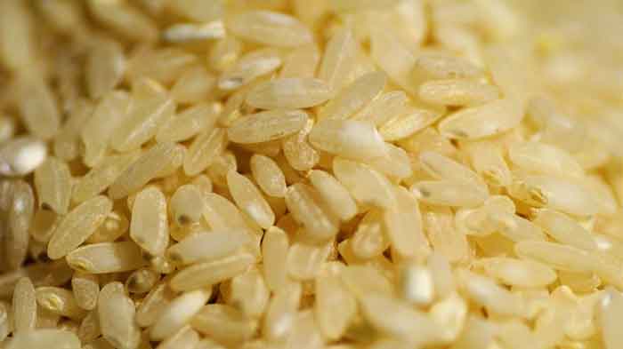 Lapaaar, Harga Beras Terus Naik, Warga Cirebon Terpaksa Kurangi Pembelian