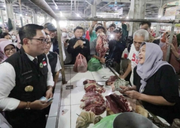 Antisipasi Inflasi, Gubernur Jawa Barat Ridwan Kamil Tinjau Pasar Pasalaran Cirebon