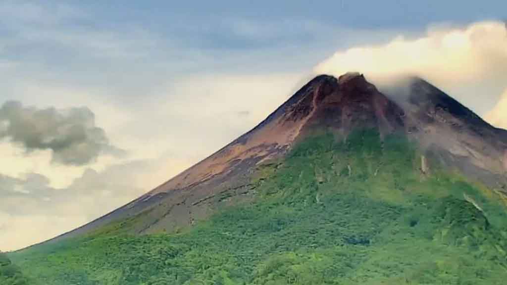 Gunung Marapi Meletus Lagi, Keluarkan Abu Vulkanik Setinggi 1 Kilometer, Lebih Besar dari Sebelumnya