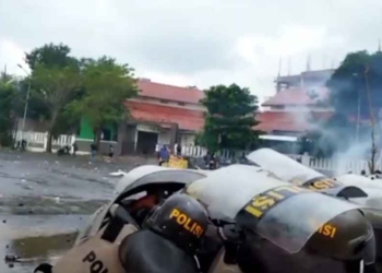 Ricuh Suporter di Laga Derby Jateng PSIS Semarang Kontra Persis Solo