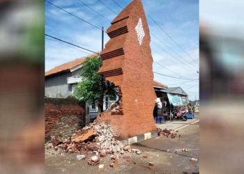 Belum Setahun, Gapura Kawasan Kotaku Panjunan Cirebon Ambruk