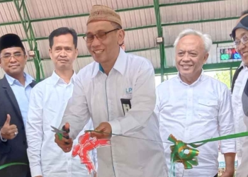 Rektor IAIN Cirebon Resmikan Lapangan Futsal dan Panjat Tebing