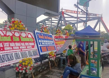 Siang Ini DPRD Indramayu Panggil Lucky Hakim, Karangan Bunga Ucapan Selamat Wabup Indramayu Mundur Bertebaran