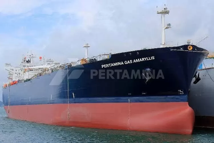 Kapal Tanker Pertamina Pengangkut BBM Pertalite Terbakar di Tengah Laut