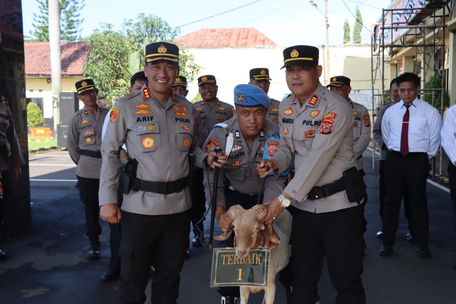 Tiga Kapolsek di Cirebon Diganjar Penghargaan