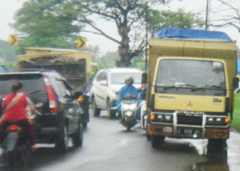 Jangan Panik Saat BBM Tipis dan Terjebak Macet di Tengah Jalan Manapun, Segera Lakukan ini