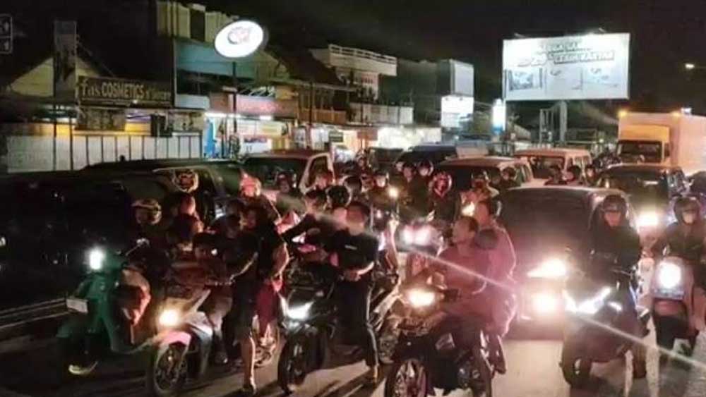Pemudik Sepeda Motor Padati Jalan Pantura Indramayu-Cirebon